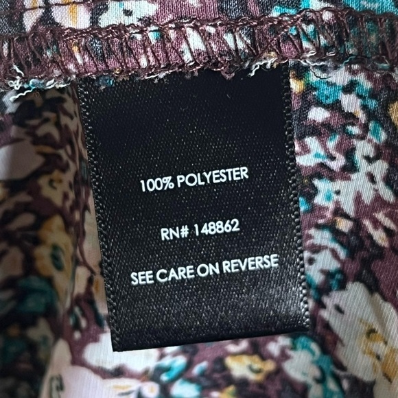 Torrid Haper Floral Bloomcore Sz 2 V-Neck Blouse - Picture 6 of 11